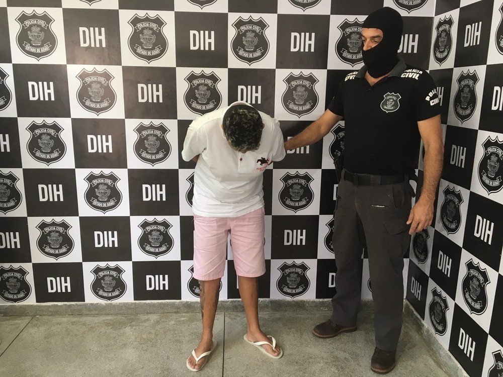 Mulher é presa suspeita de matar brutalmente homem