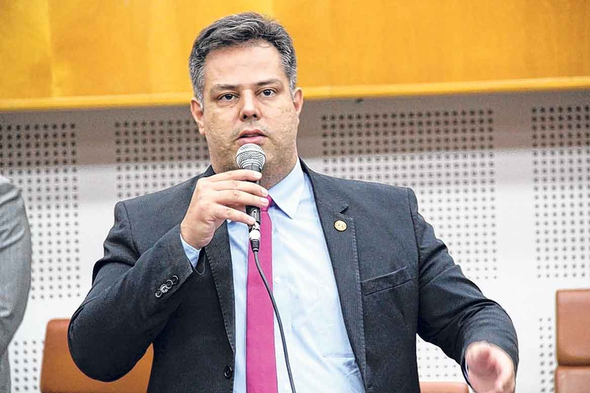 Suspensão de lançamento de tributos por imagens fotográficas