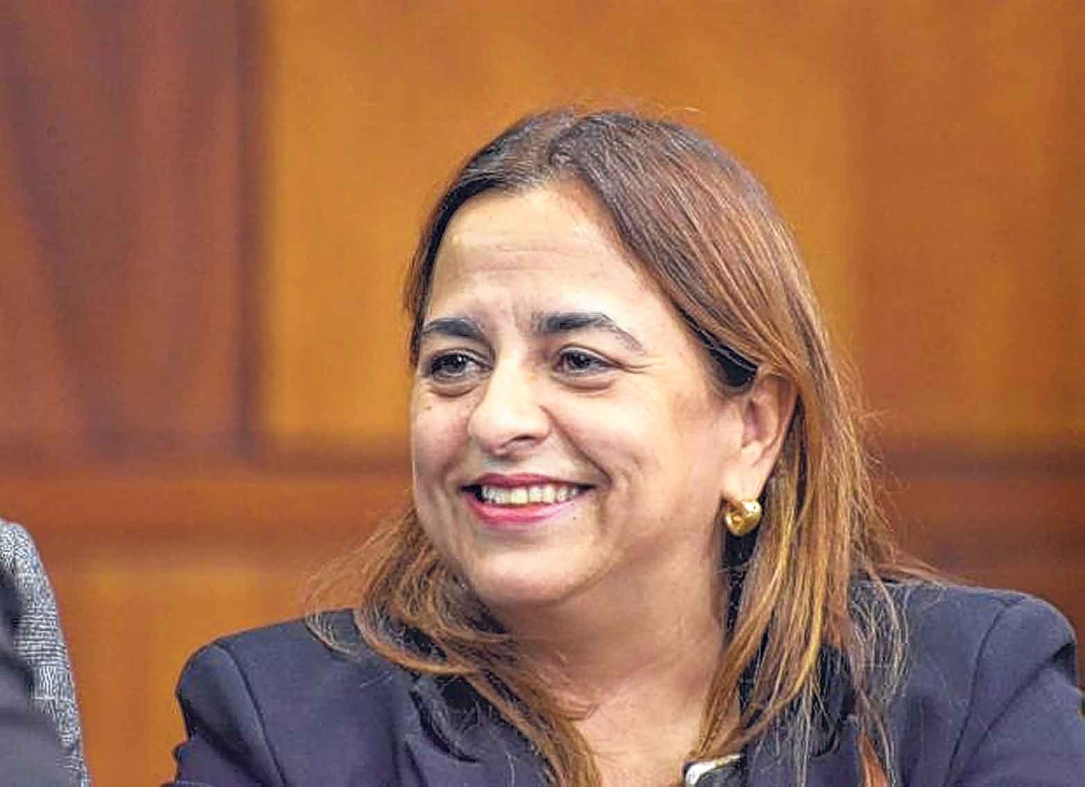 Eliane aprova decisão de Vitti de instalar biometria