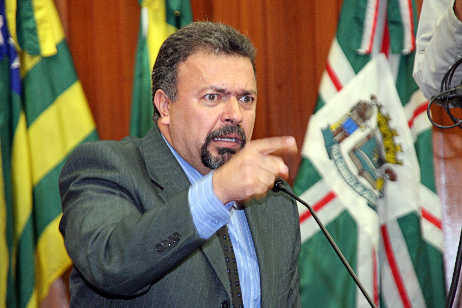 Deputado aciona STF contra MP que dispensa a divulgação de editais em jornais