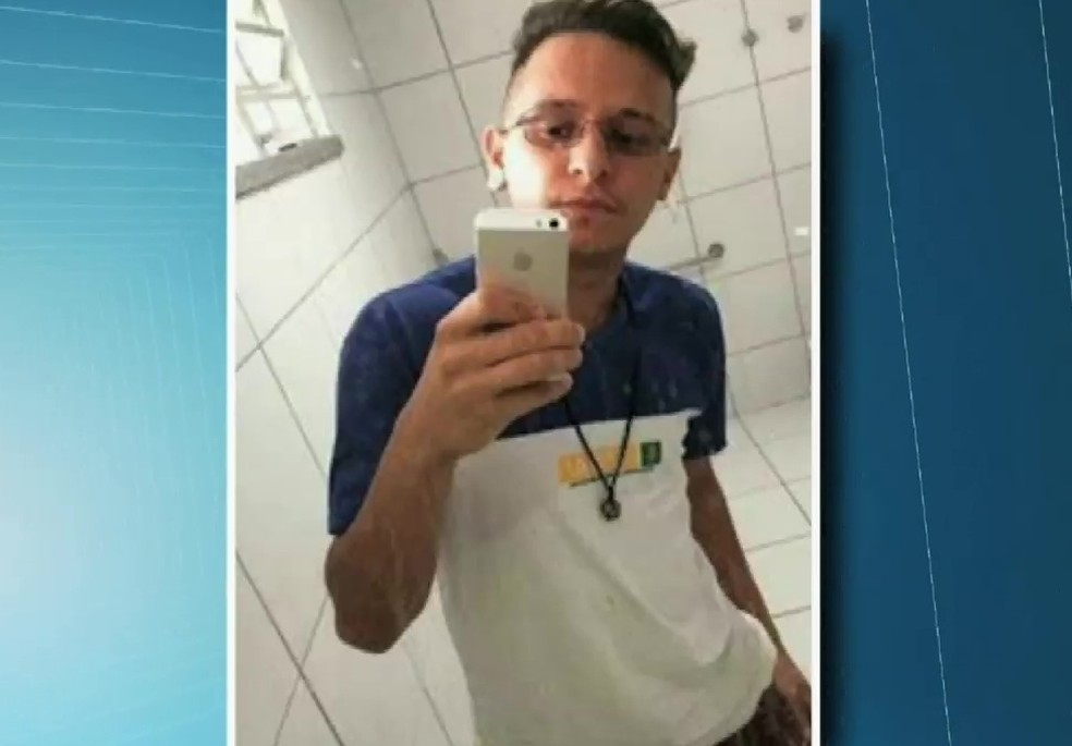 Jovem é baleado e suspeito filma o crime