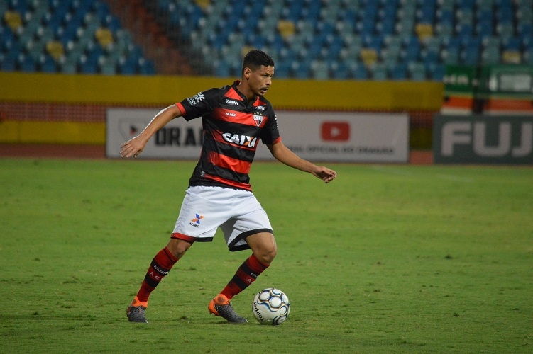 Volante vê boa atuação do time, mesmo com jejum