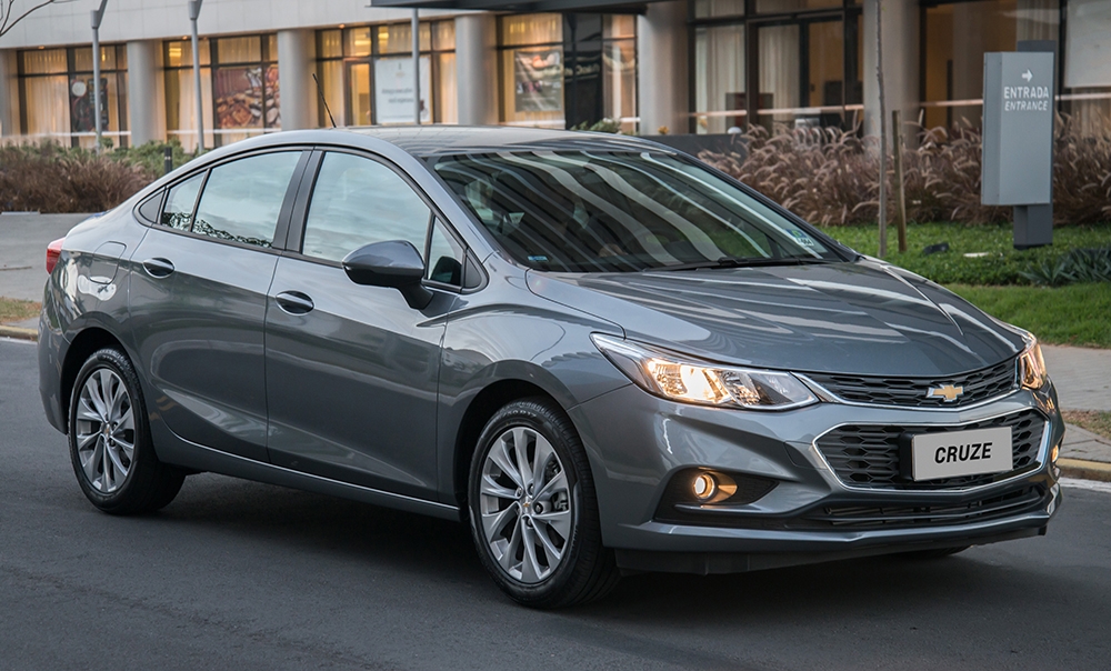Cruze sedã fica mais completo em segurança na linha 2018
