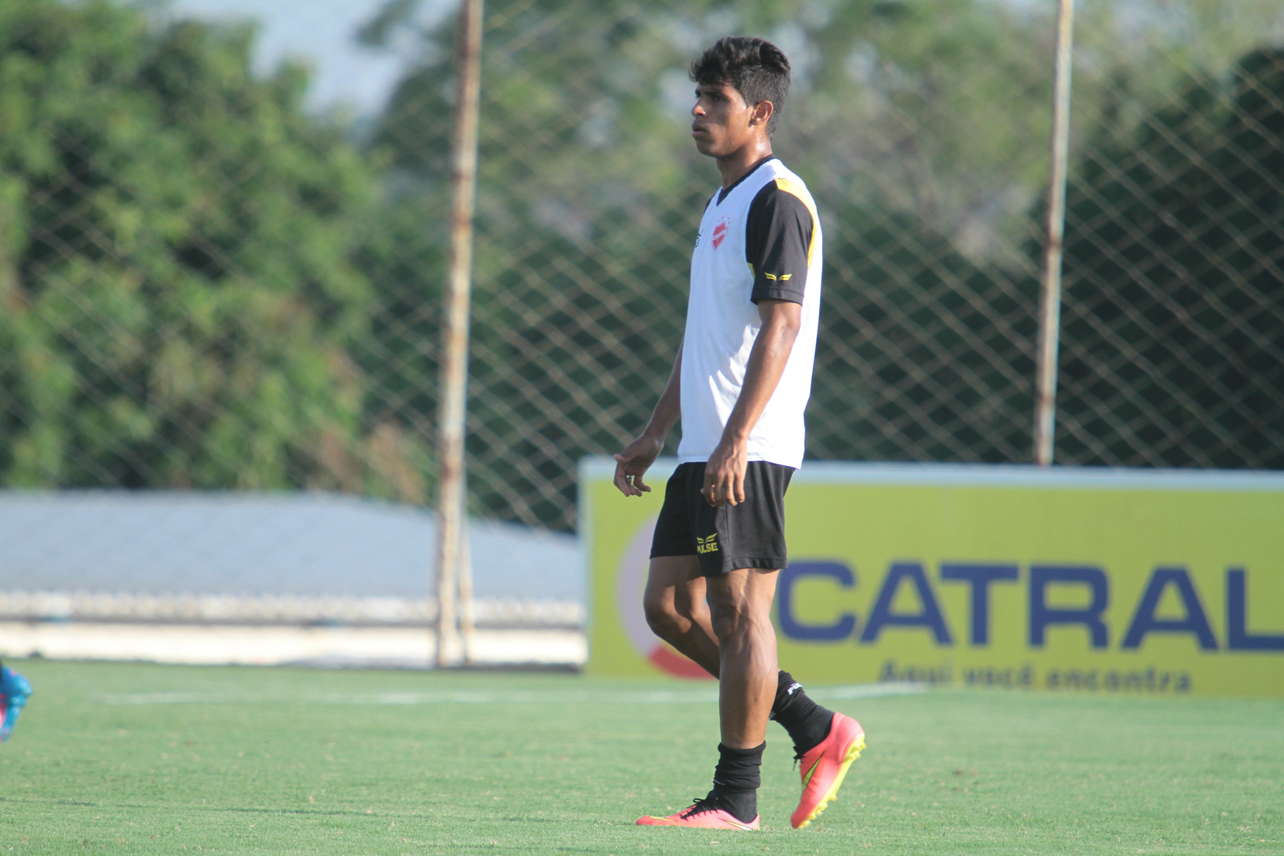 Inter compra Gustavinho em definitivo