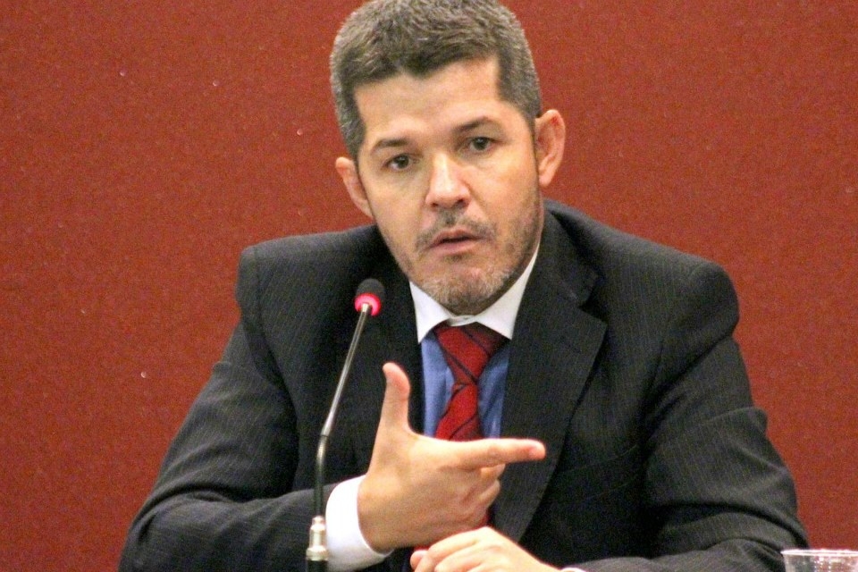 Deputado Delegado Waldir,  uma história de superação