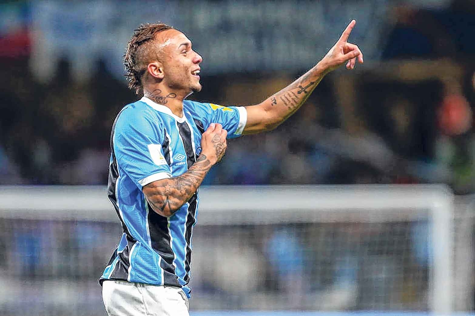 Grêmio não tem vida fácil contra Pachuca, mas Éverton marca na prorrogação