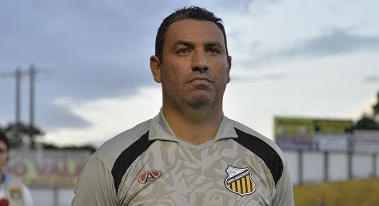 Tigre age rápido e anuncia outro treinador