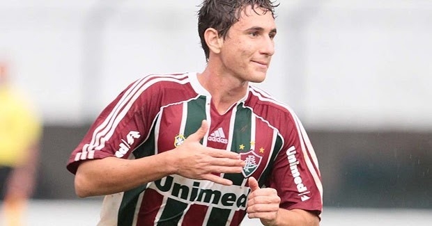 Meia é apresentado e Felipe Macedo permanece