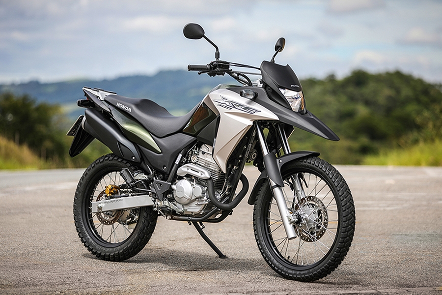 Urbana e aventureira, Honda XRE 300 2017 começa a ser vendida em fevereiro