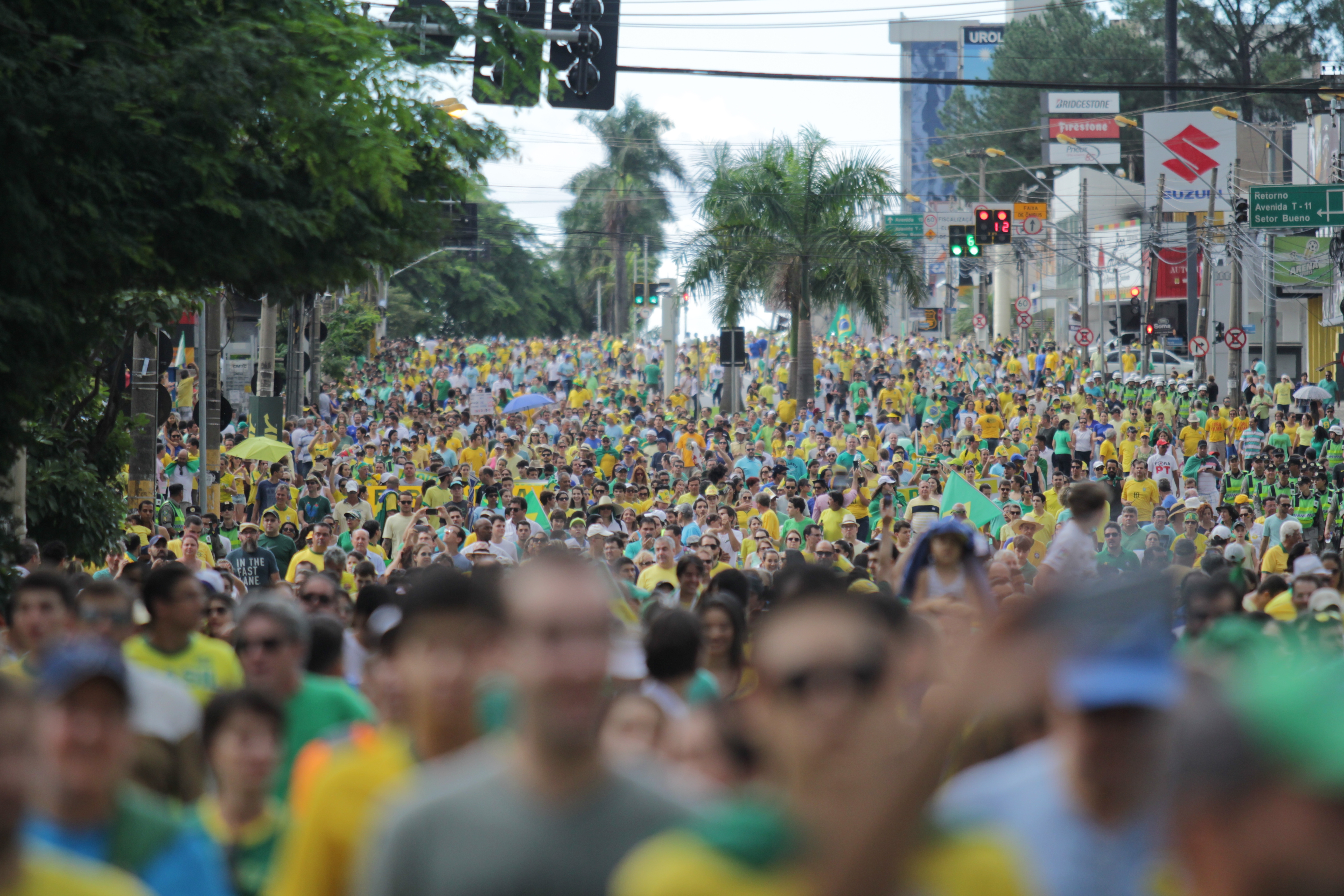 Veja imagens do protesto de 13 de março, em Goiânia
