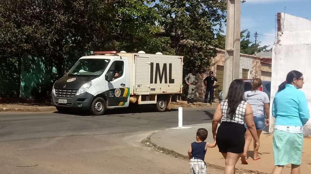 Filho é preso suspeito de matar pai para salvar a mãe de agressão