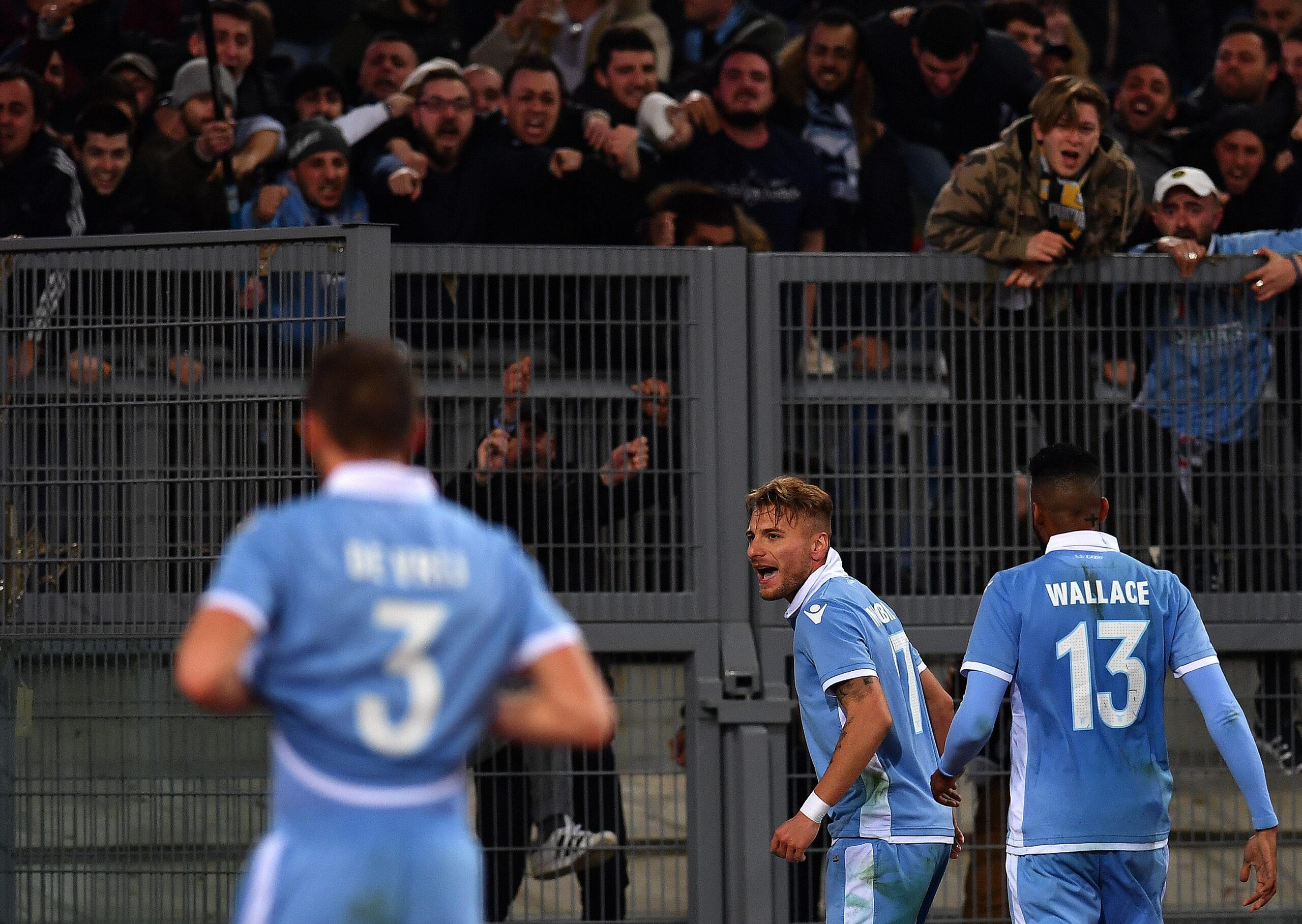 Lazio sai na frente em clássico romano