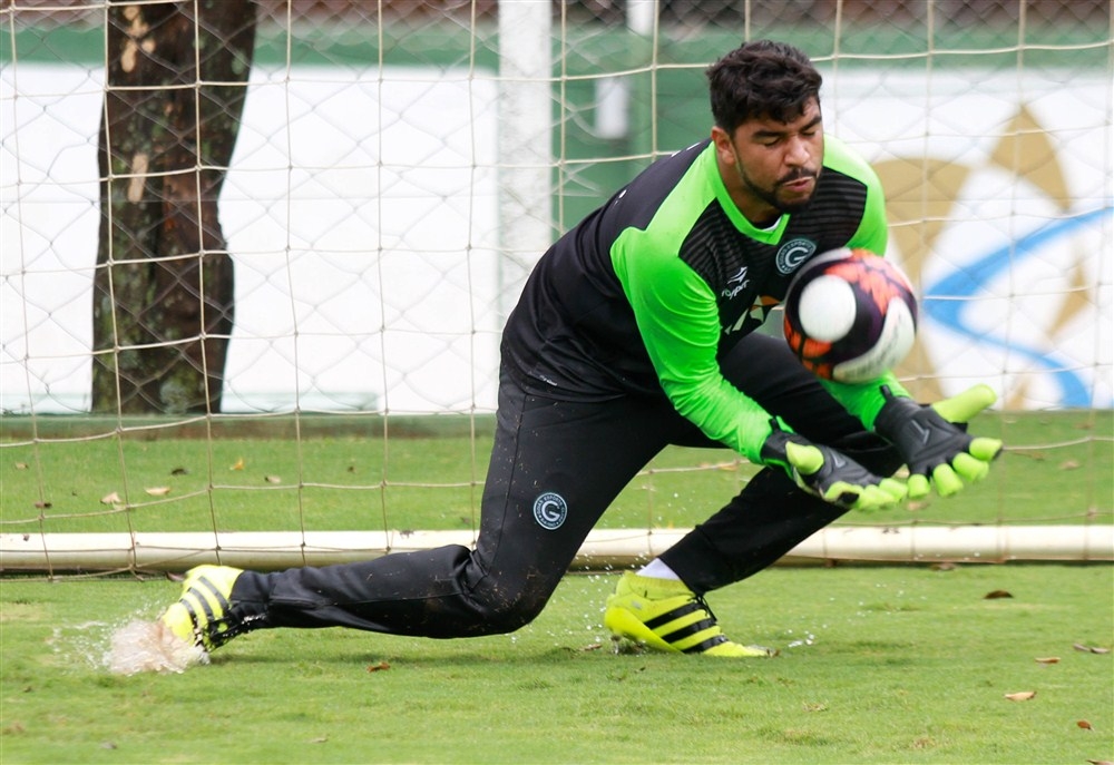 Confronto em outra frente