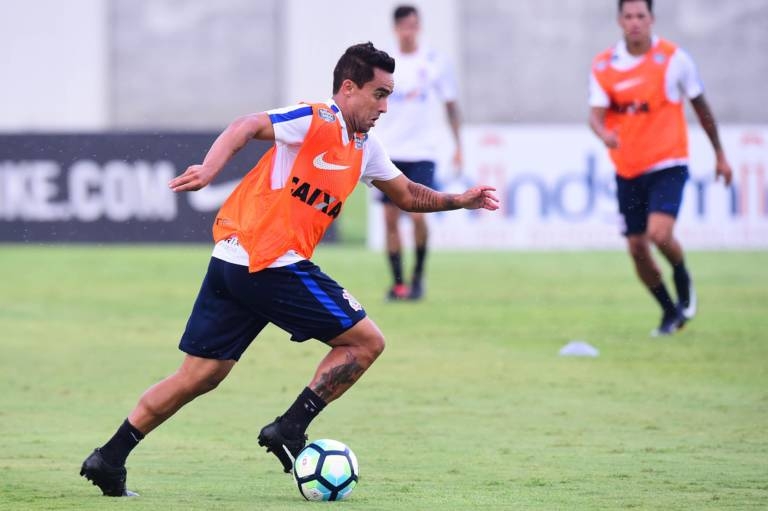 Jadson é relacionado para Copa do Brasil