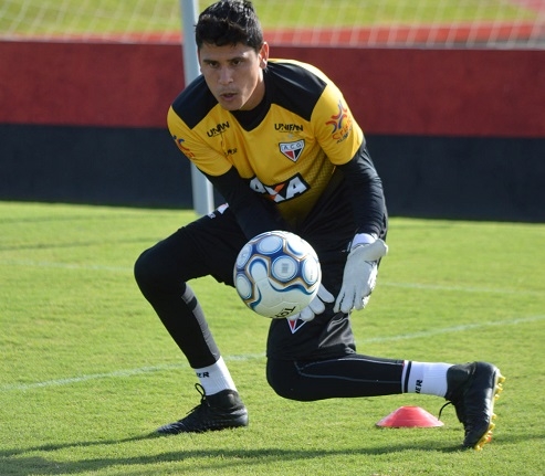 Goleiro comemora retorno ao time e fase com mais sorte