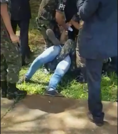 Jornalista é agredido e preso por soldados do Exército