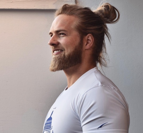 Conheça o oficial da Marinha norueguesa que virou celebridade no Instagram