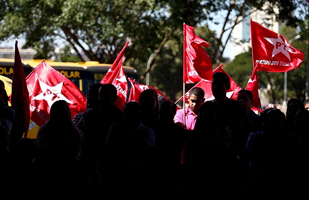 PT 13: 13 anos de poder e um Brasil no vermelho