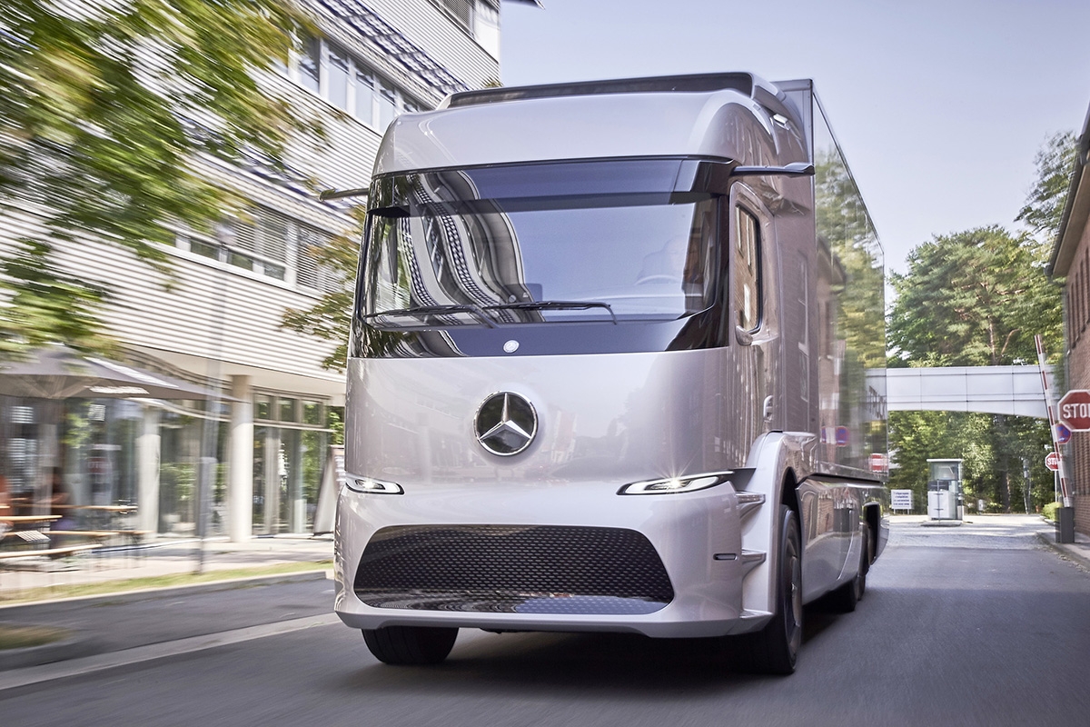 Caminhão totalmente elétrico da Mercedes-Benz começa a rodar na Europa