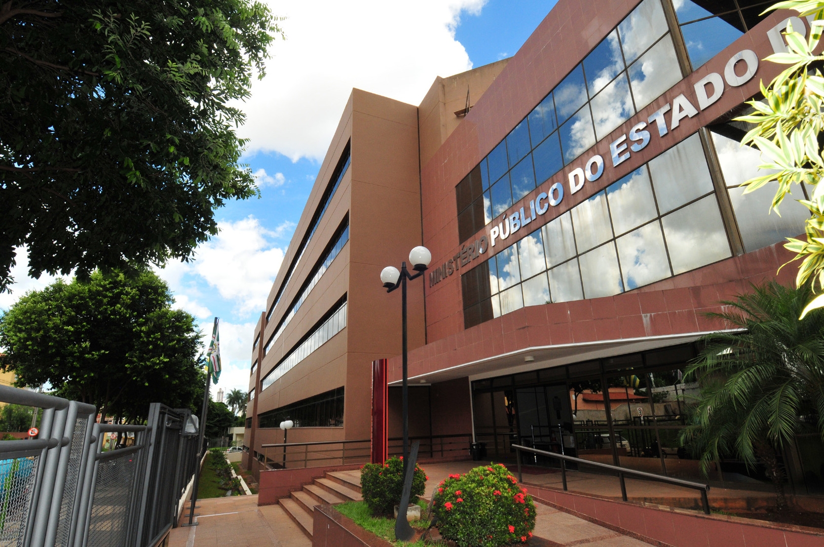 Justiça determina bloqueio de R$ 2 milhões nas contas da Agetop