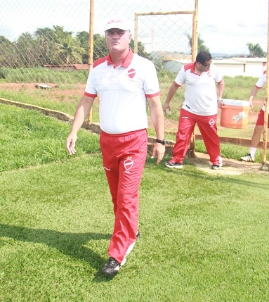 Mazola lamenta chances perdidas em empate