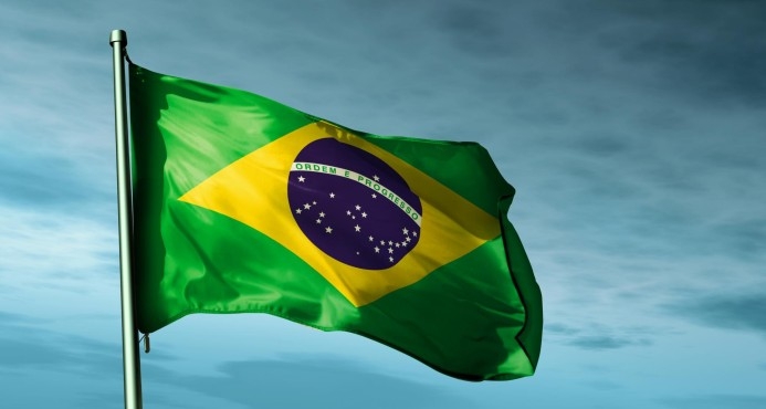 O céu está calado enquanto o mundo se soca e o Brasil suicida
