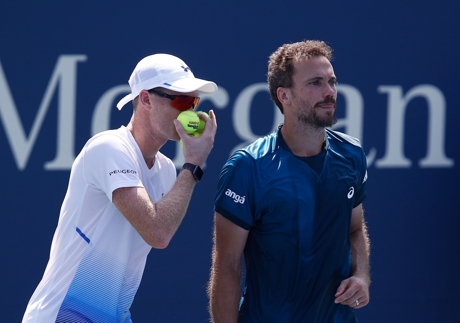 Bruno Soares e Murray são surpreendidos por azarões