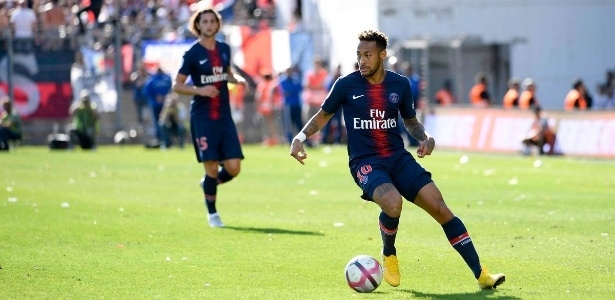 Neymar marca e PSG se mantém na ponta da tabela