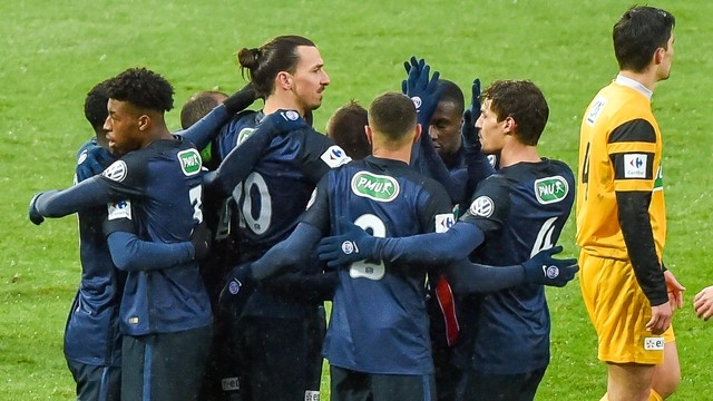 PSG sofre contra time amador
