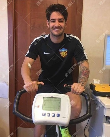 Pato acerta transferência para o futebol chinês