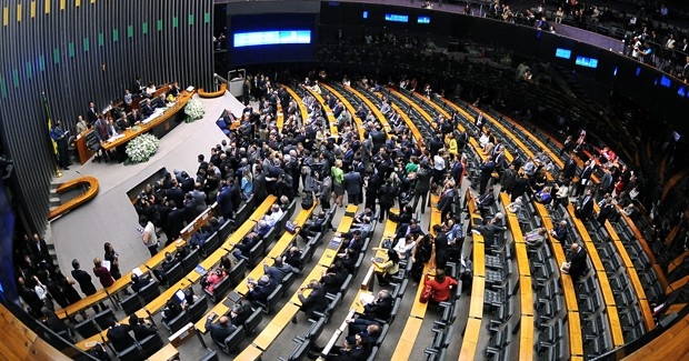 Governo dá  um tiro no pé