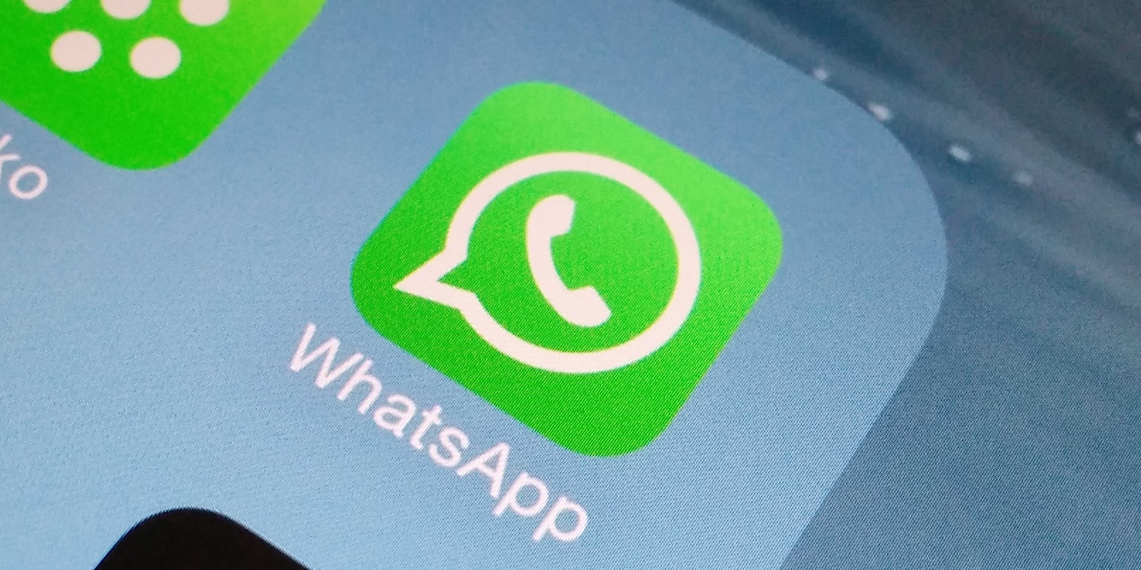 Tirar whatsapp do ar e queimar pneus na estrada