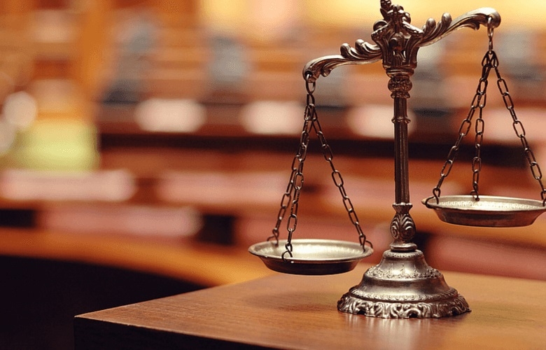 Os cursos de Direito e o Sistema de  Precedentes Judiciais Vinculantes