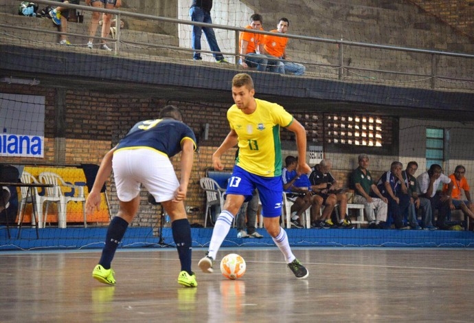 Brasil massacra o Equador em Eliminatórias