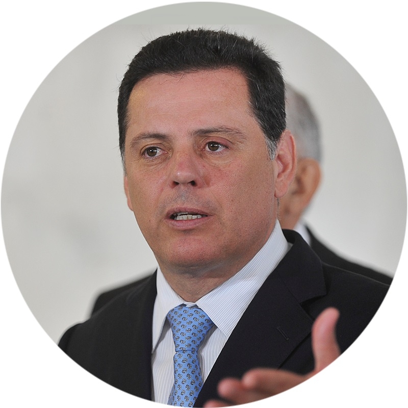 Deus, impotente ou distraído