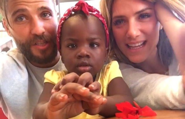 Bruno Gagliasso registra queixa por ofensas racistas contra a filha em delegacia do Rio