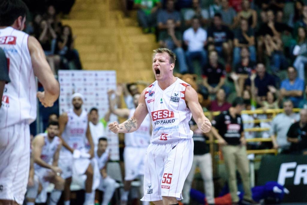 Rafa Luz deixa Franca e acerta retorno à Espanha