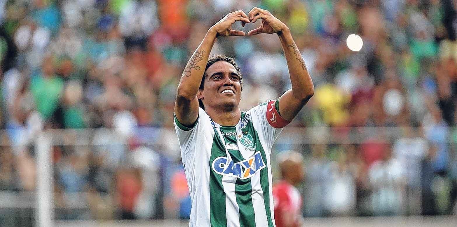 Coelho quebra recorde e conquista título