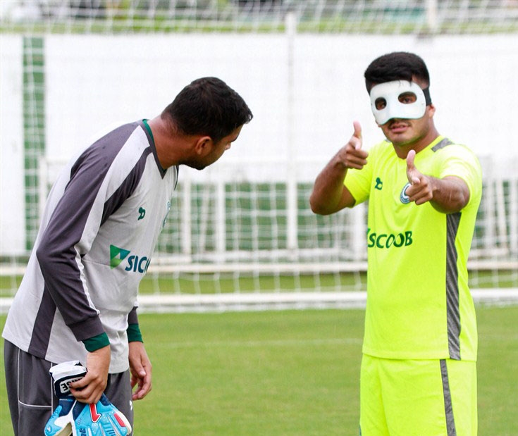 Rafhael Lucas volta ao time titular