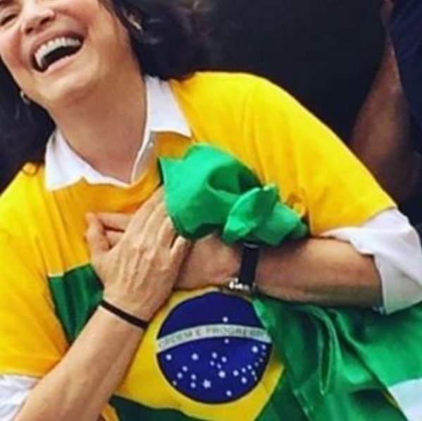 Na contramão, Regina Duarte defende a extinção do Ministério da Cultura