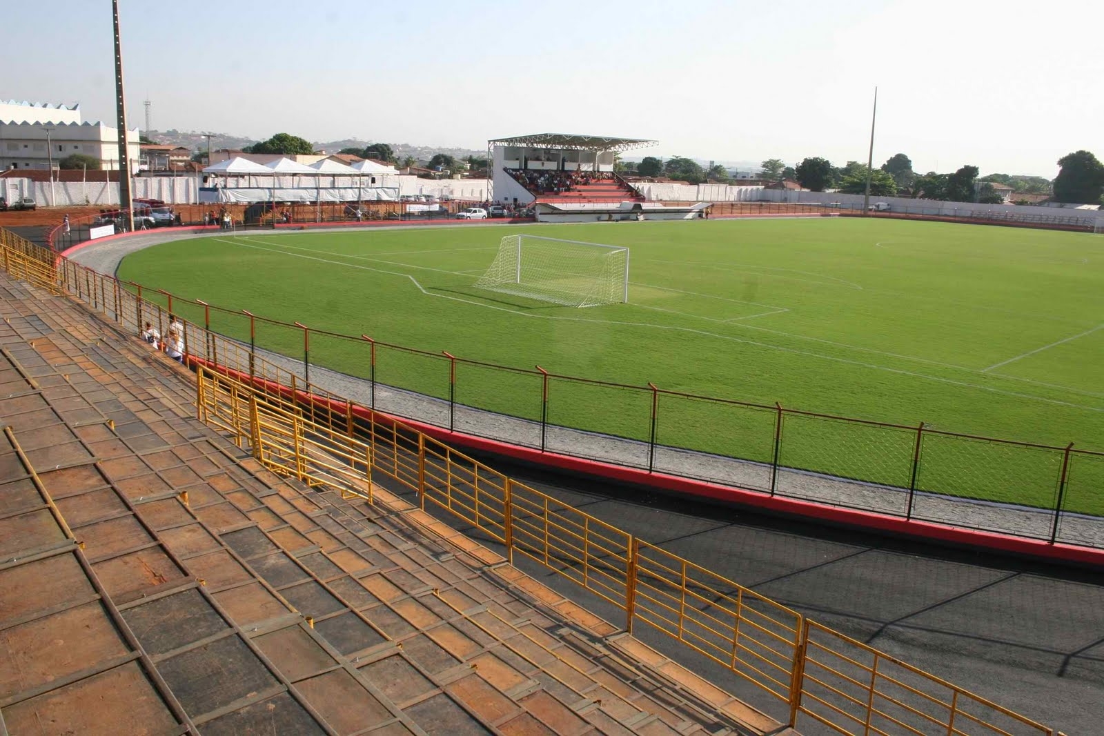 Vender o Estádio Antônio Accioly seria como vender nossa casa!