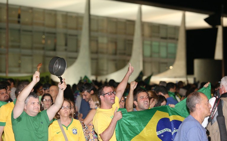 A deposição de Vargas e as lições da História recente