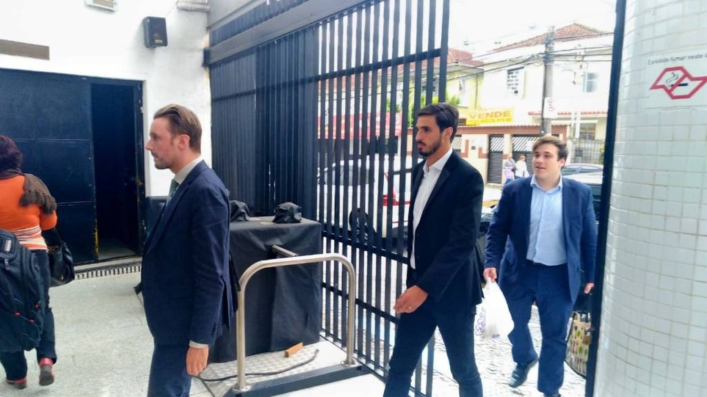 Meia da Costa Rica acerta com o Santos até 2020