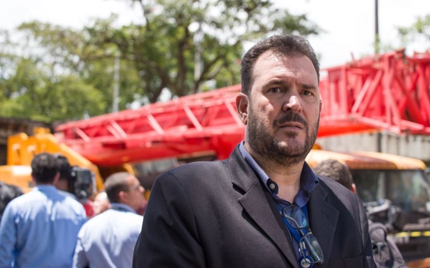 “Alívio”, diz homem após se livrar de esmagamento em queda de viaduto
