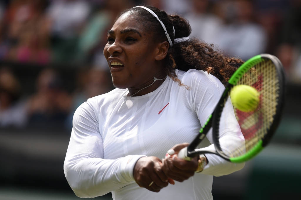 Serena Williams atropela russa em Wimbledom
