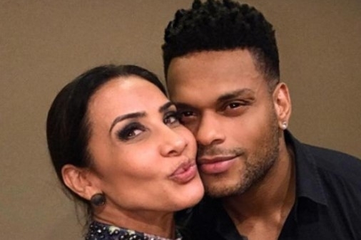 Scheila Carvalho quer indenização de amante do marido
