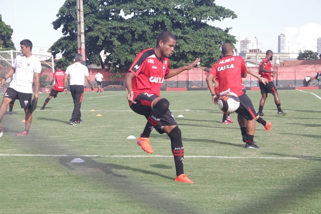 Volante lamenta gol tomado nos acréscimos