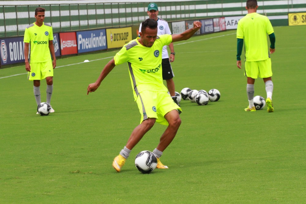 O lance é defender
