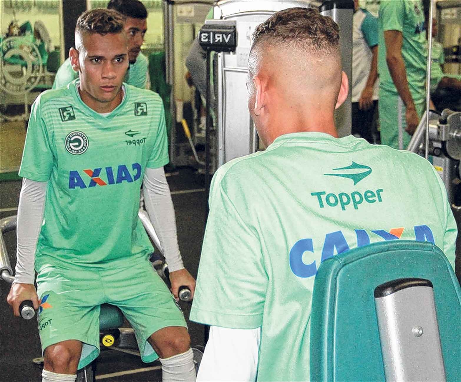Hélio deve lançar jogadores da base para último jogo