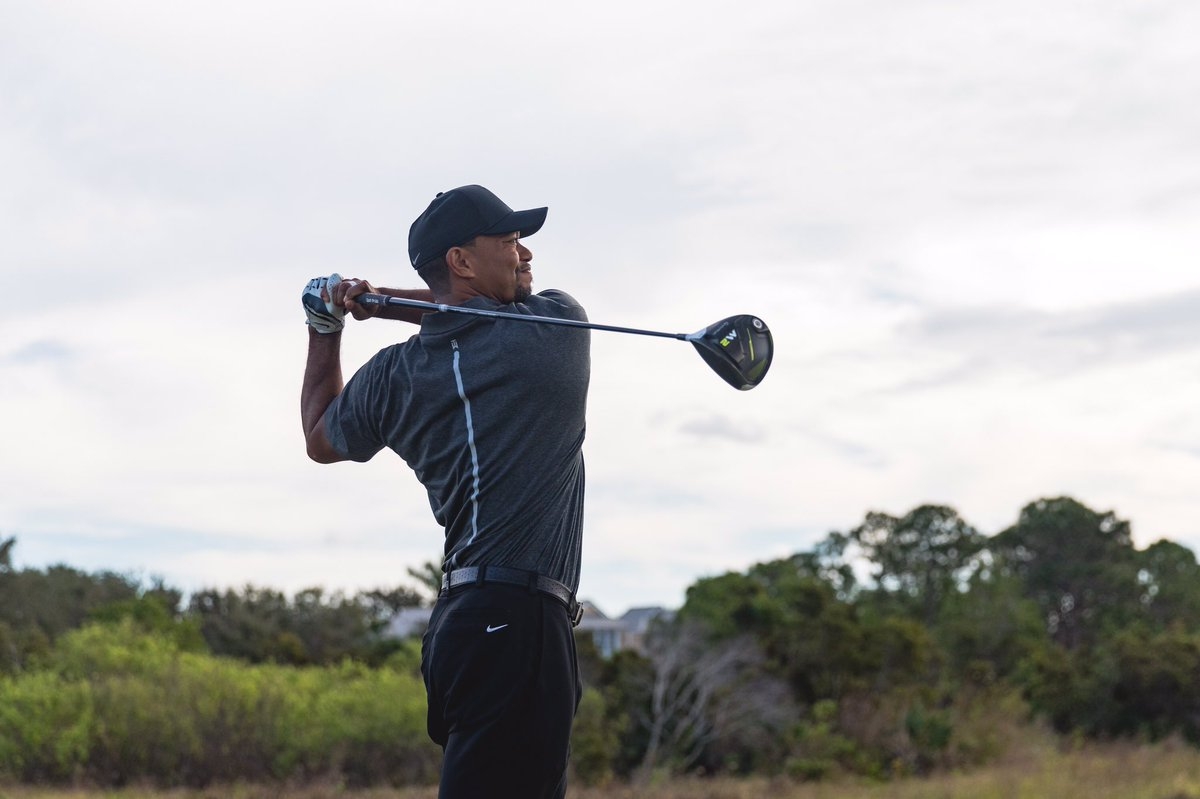Tiger Woods muda fornecedor esportivo